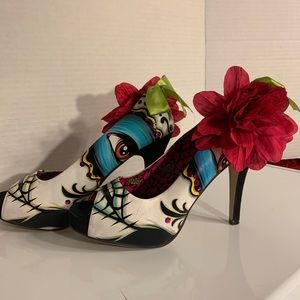 Just Fabulous Sugar Skull Heels EUC